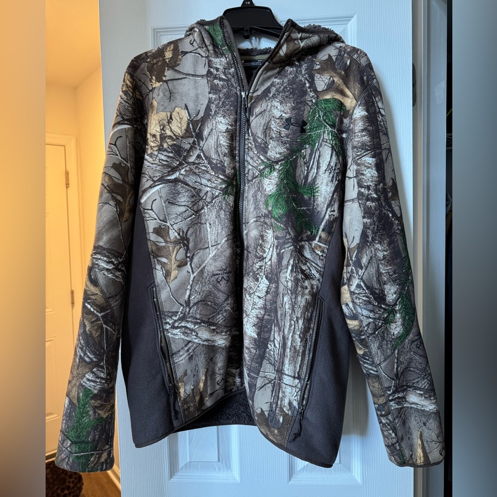 Men’s Under Armour size Medium Sherpa lined jacket